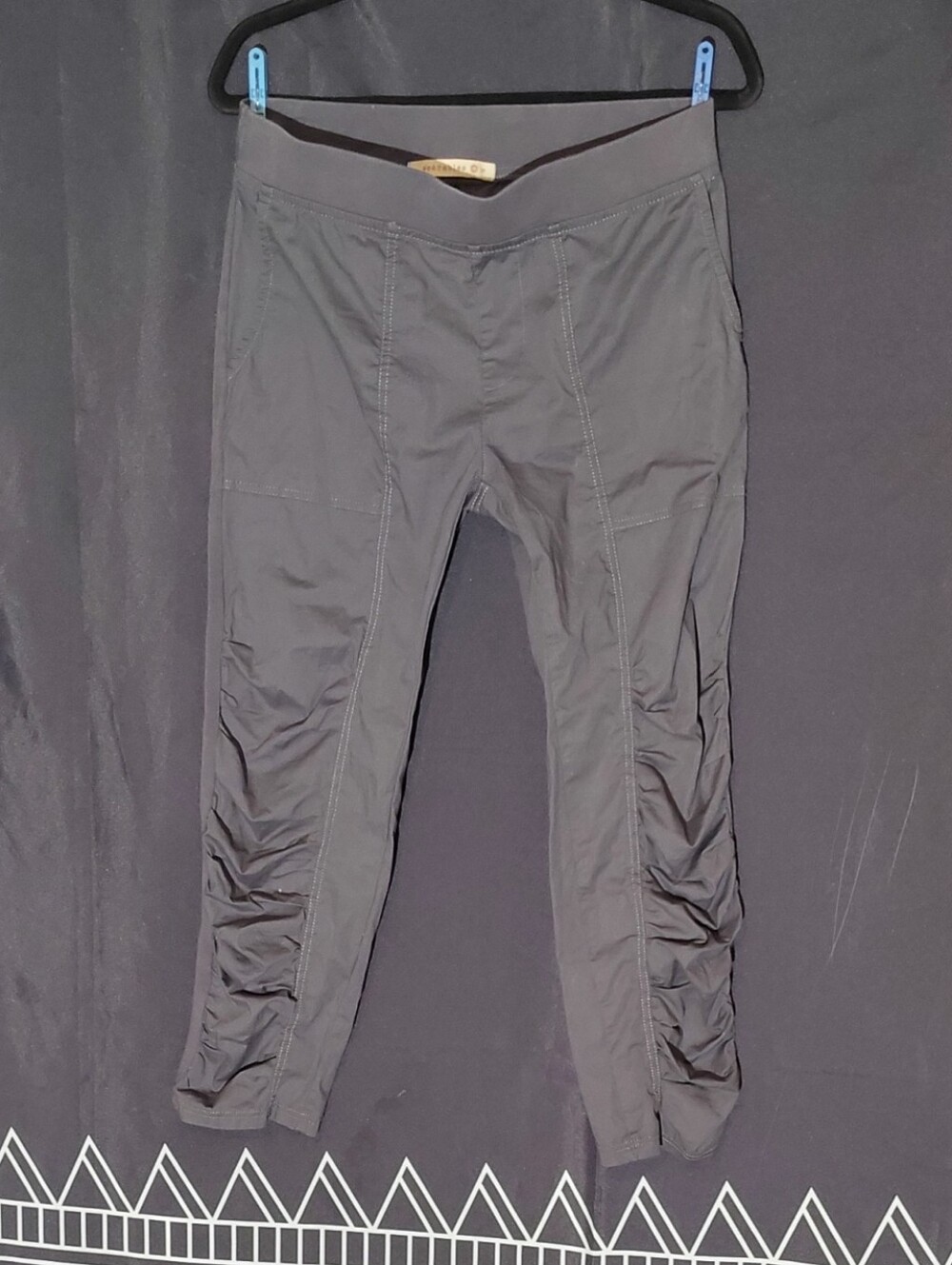 Wearables by XCVI Gray Ruched Pull-On Stretch Legging Capris - Size Small